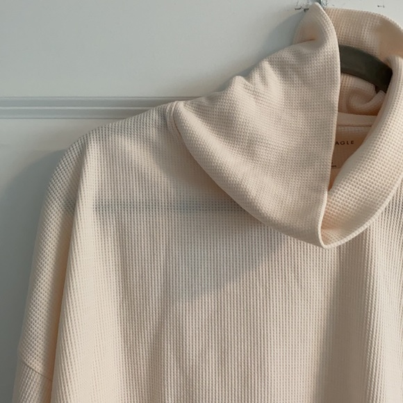 AE Cropped Long Sleeve Mock Neck T-Shirt - Picture 3 of 6